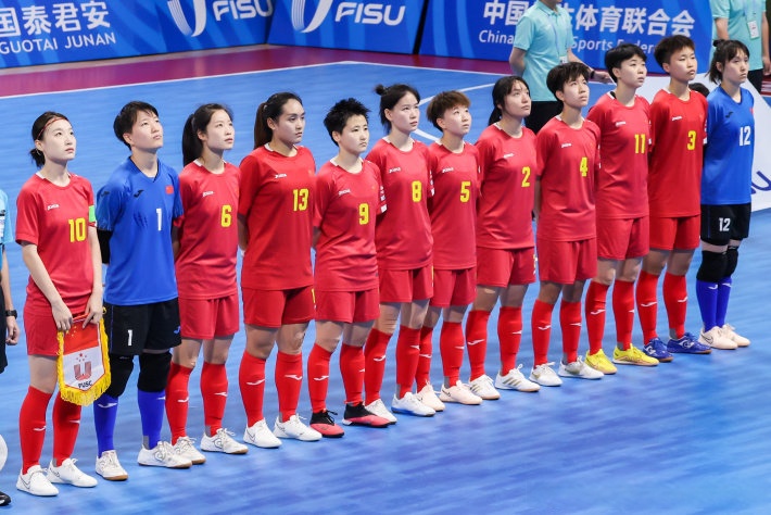 中国女足队员刘某在比赛中攻入制胜球 