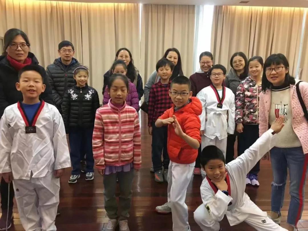 哥伦比亚跆拳道选手拳出如龙夺冠 
